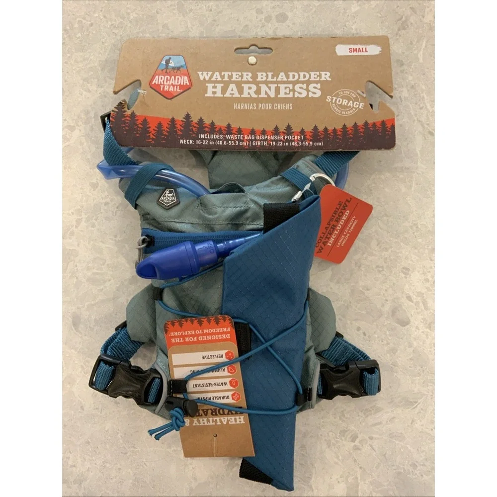 Arcadia Trail Water Bladder Harness For Dogs Green Size Small w/Collapsible Bowl